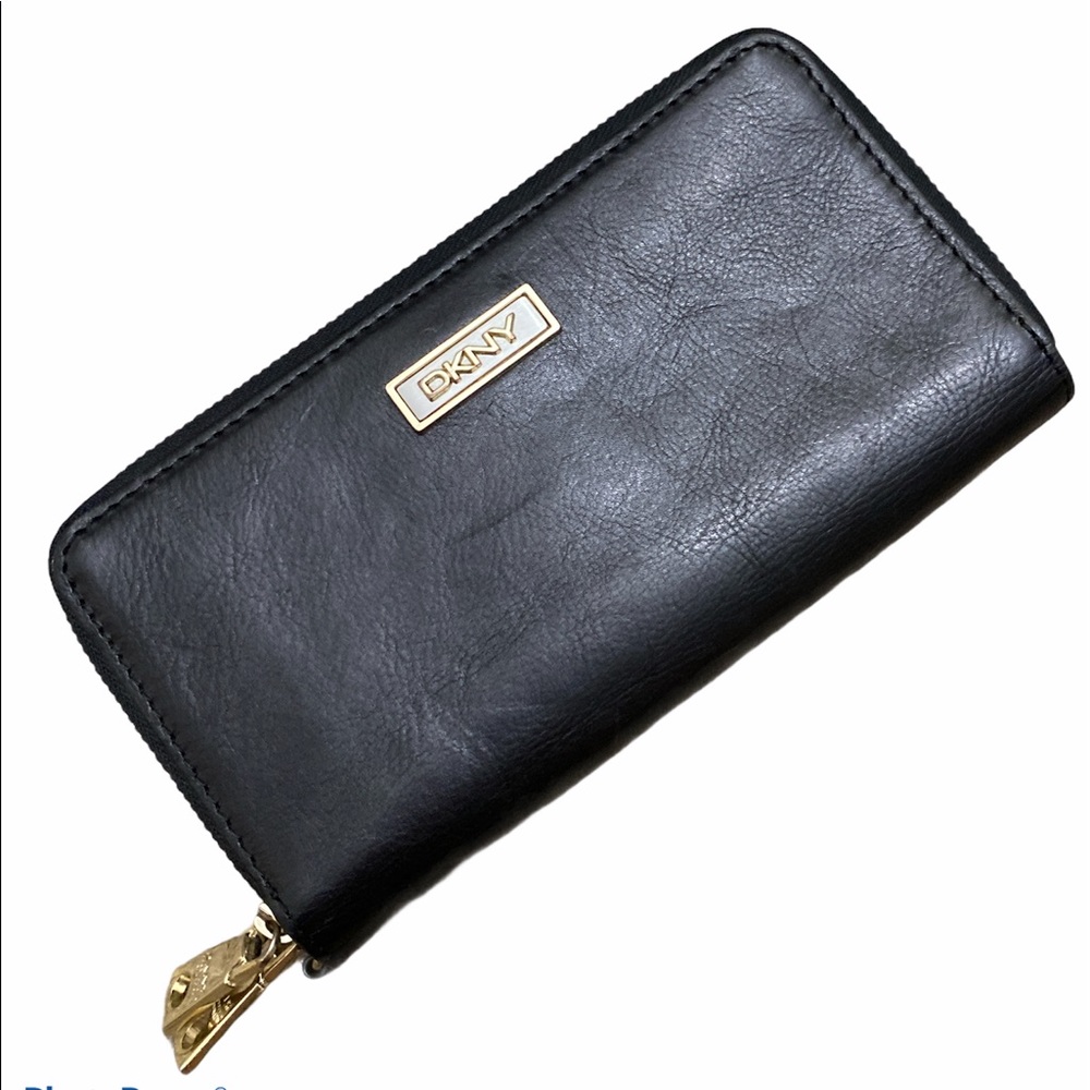 DNKY black genuine leather two zipper wallet